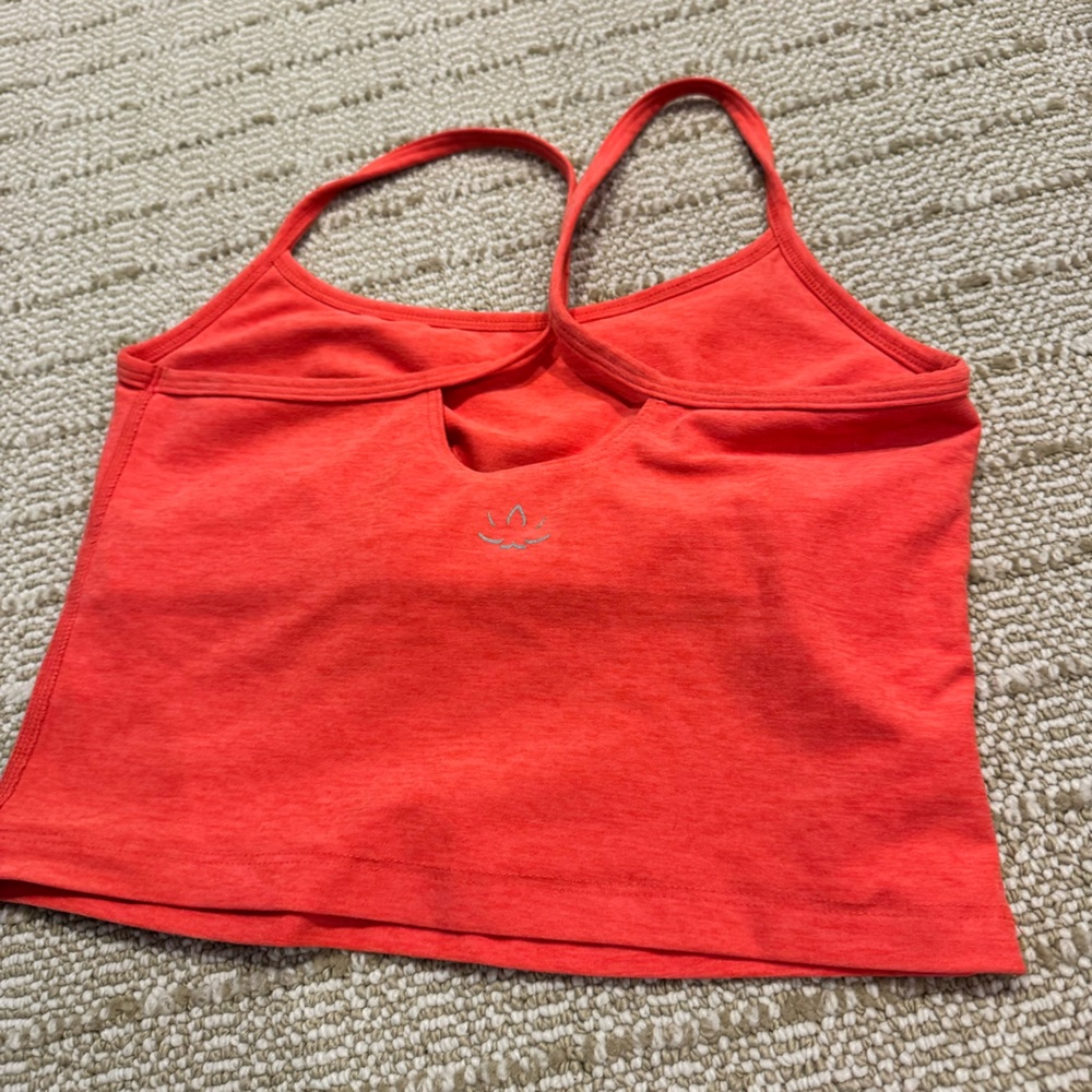 Beyond Yoga High-Waist Coral Red Leggings and tank set - Picture 8 of 9